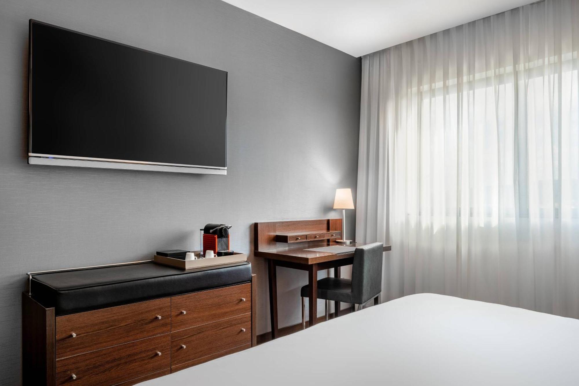 Ac Hotel Gijon By Marriott Екстер'єр фото