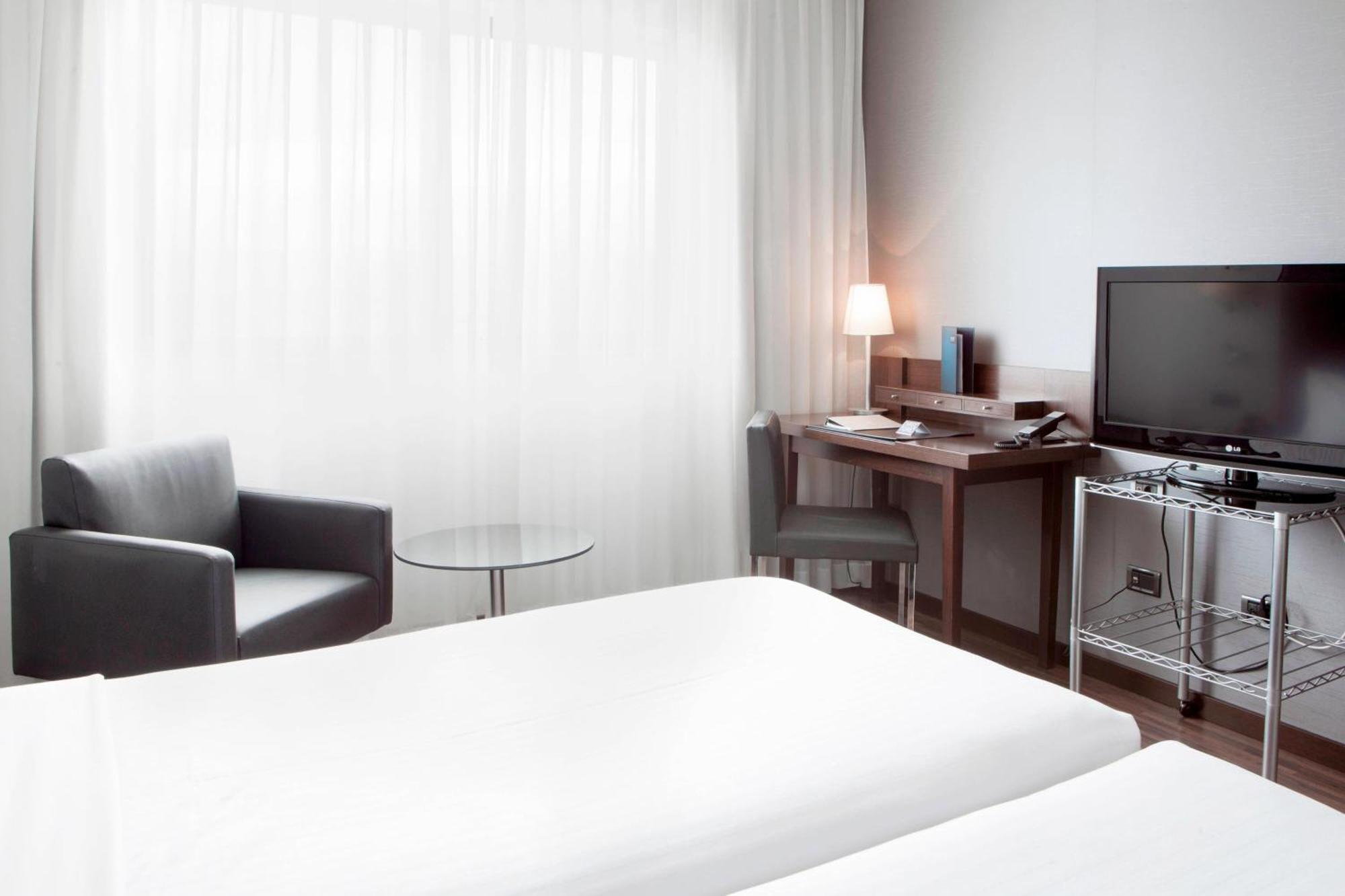 Ac Hotel Gijon By Marriott Екстер'єр фото