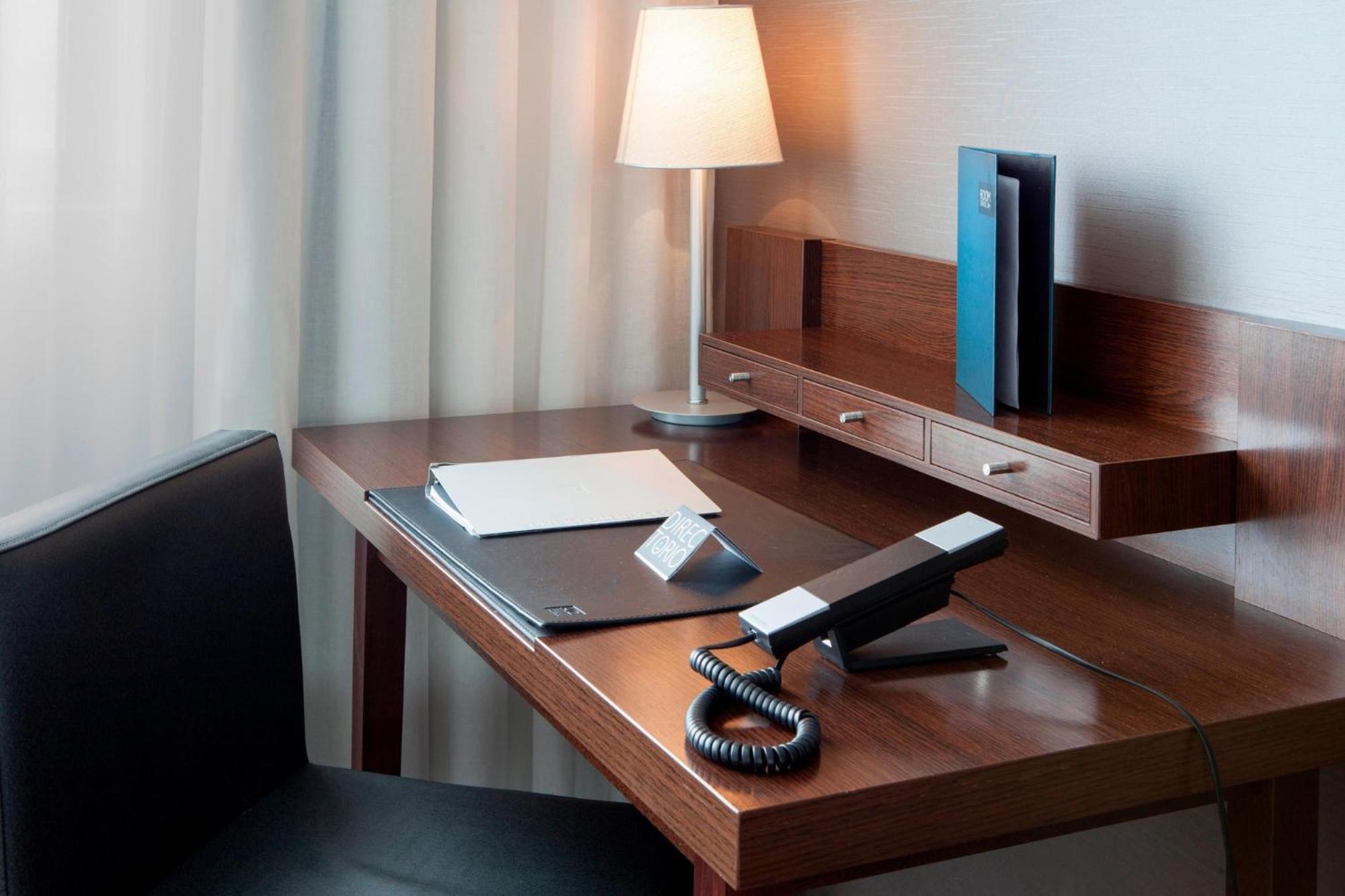 Ac Hotel Gijon By Marriott Екстер'єр фото